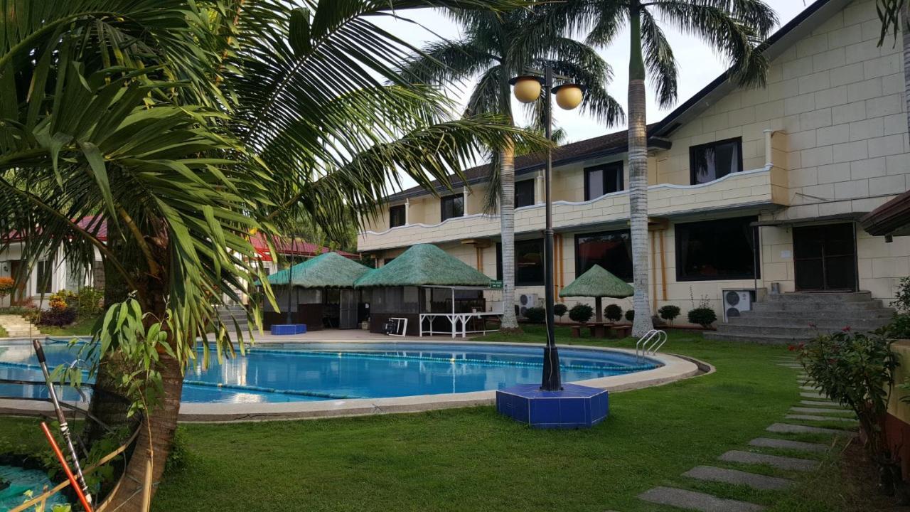 Phil Oasis Hotel & Resort Silang Exterior foto