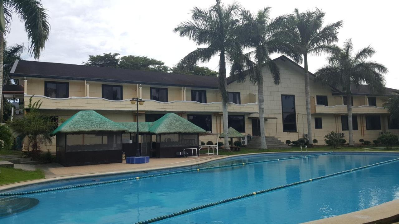 Phil Oasis Hotel & Resort Silang Exterior foto